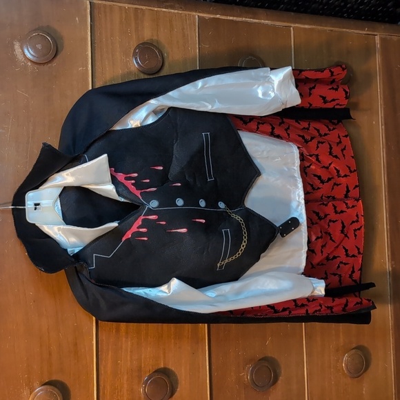 BOYS DRACULA COSTUME Light up blood! Shirt and detached cape SIZE Medium 8/10 - Picture 1 of 11